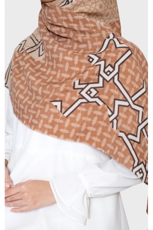 Hijab Segi Empat Voal Lasercut Casablanca Taupe 